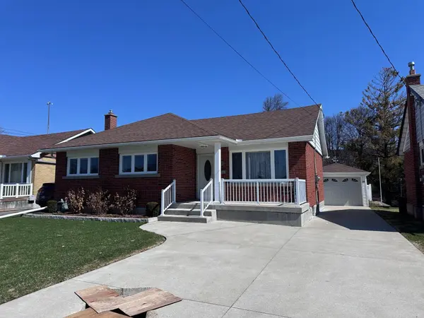 390 Dumfries AVE, Waterloo, ON N2H 2G1