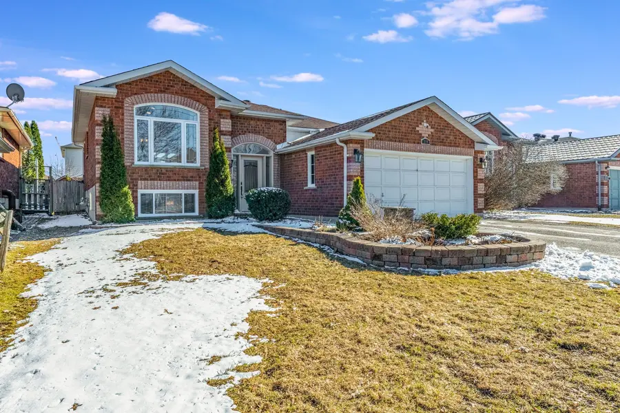 299 Harvie RD, Barrie, ON L4N 8J5