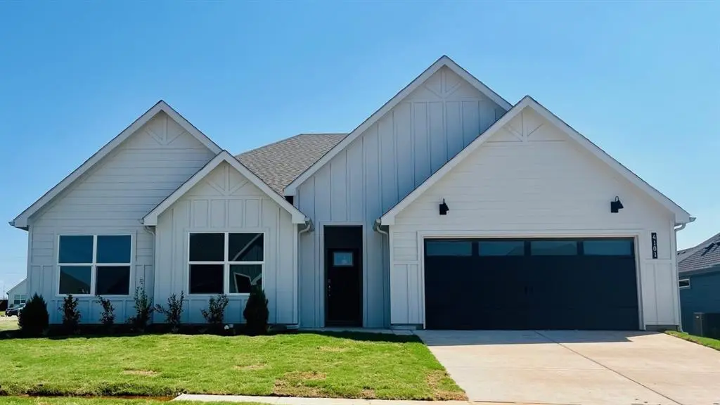 4130 CORNERSTONE Circle, Granbury, TX 76048