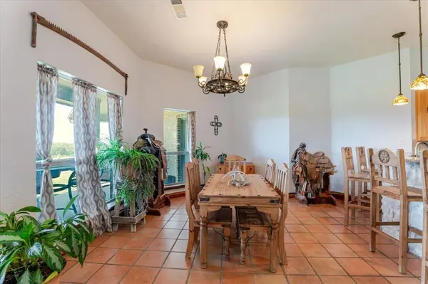 6721 FM 1810, Chico, TX 76431