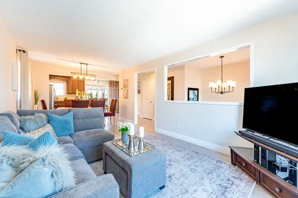 299 Harvie RD, Barrie, ON L4N 8J5