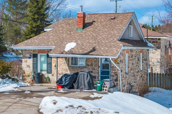 60 West RD W, Huntsville, ON P1H 1L8