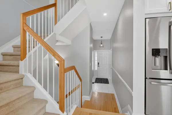 89 Flowertree CRES N, Kanata, ON K2M 2R7