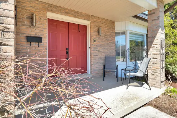 62 Fourwinds RD, London South, ON N6K 3L2