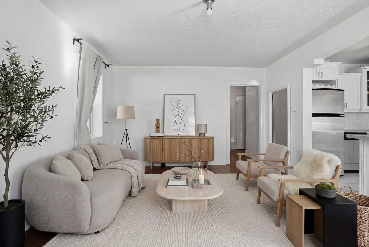 330 19 AVE SW #3, Calgary, AB T2S 0C9