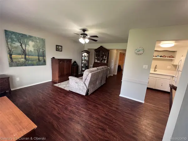 61035 Eleven Mile RD #4, South Lyon, MI 48178