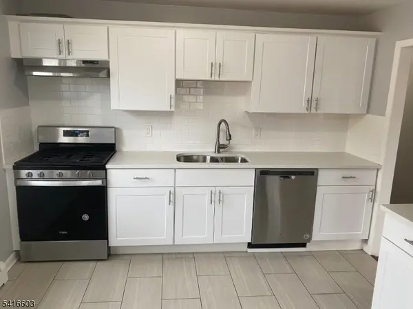 409 Gable Ln, Linden City, NJ 07036