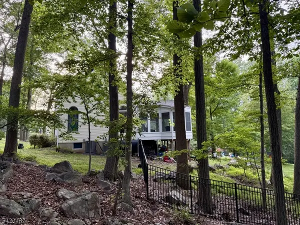 122 Forest Dr, Lebanon Twp., NJ 08826