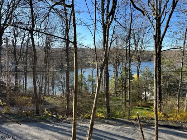 43 Hemlock Ave, Andover Twp., NJ 07860