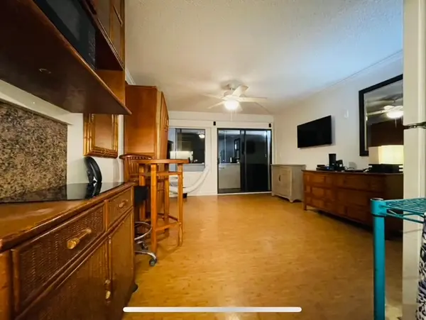 75-5680 KUAKINI HWY #203, Kailua-kona, HI 96740