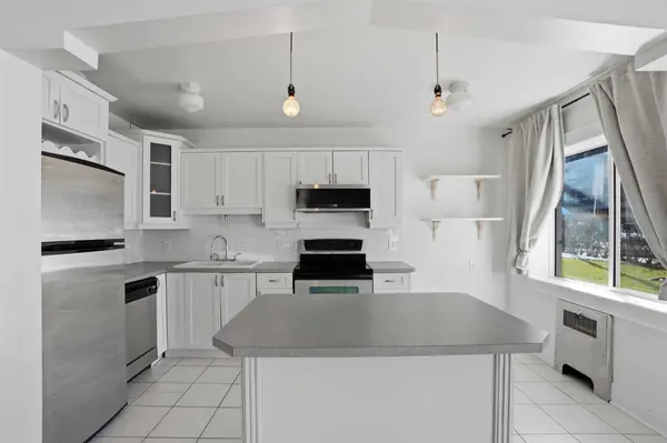 330 19 AVE SW #3, Calgary, AB T2S 0C9