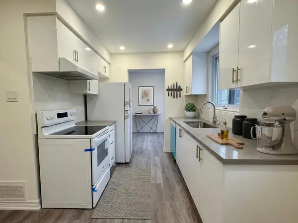 55 Plumbrook CRES, Toronto E07, ON M1S 3Z9