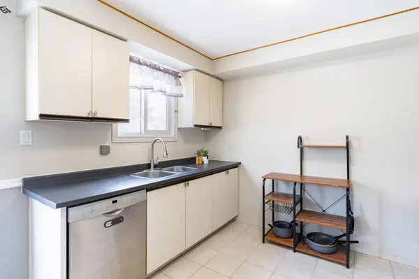 1387 Ritson RD S, Oshawa, ON L1J 7M3