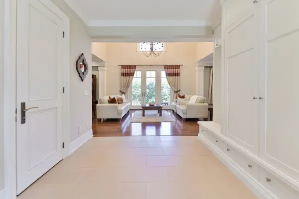 80 Oakes DR, Mississauga, ON L5G 3M1