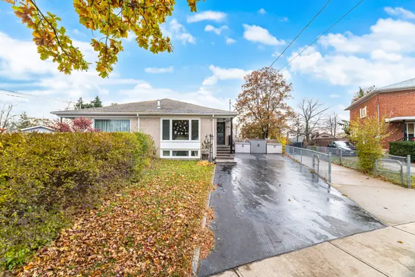 1301 Freeport DR #Lower, Mississauga, ON L5C 1S5