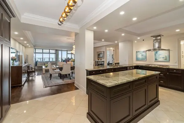 2095 Lake Shore BLVD W #416, Toronto W06, ON M8V 4G4