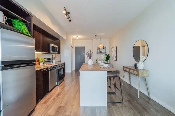 103 The Queensway AVE #1616, Toronto W01, ON M6S 5B3