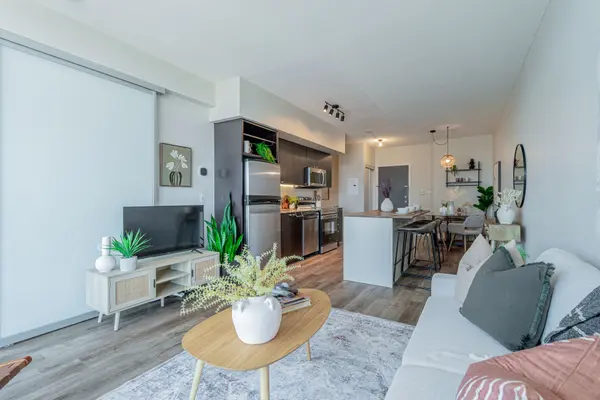 103 The Queensway AVE #1616, Toronto W01, ON M6S 5B3