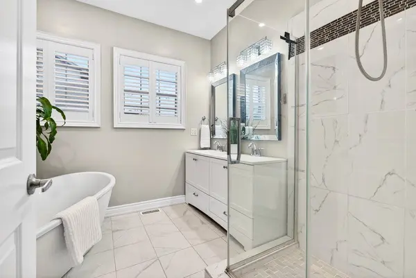 117 Monarch ST, Welland, ON L3C 0E6