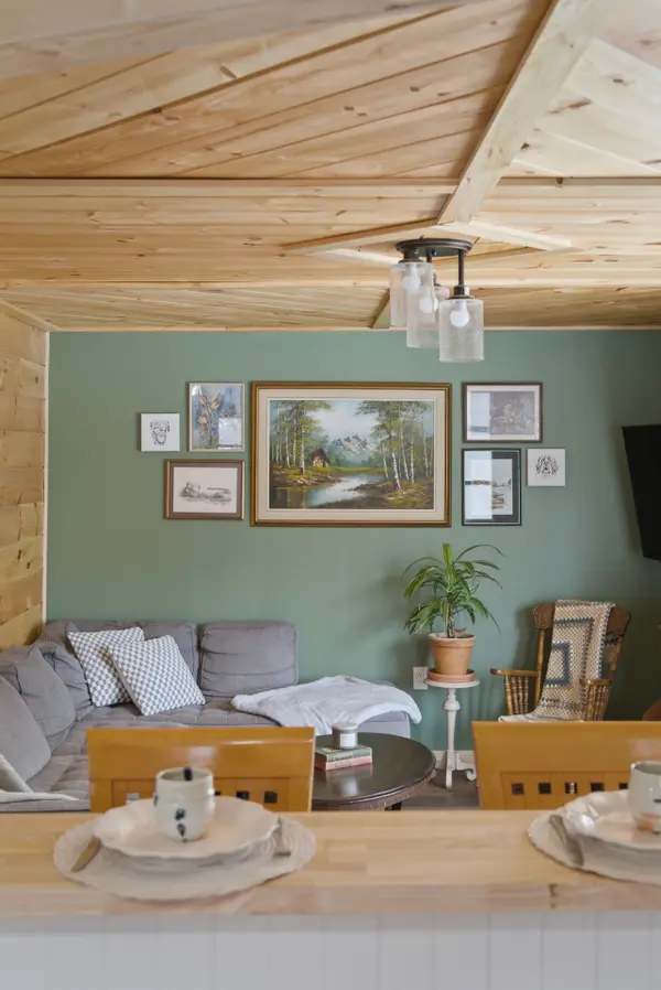 2 Duncan ST, Prince Edward County, ON K0K 1T0