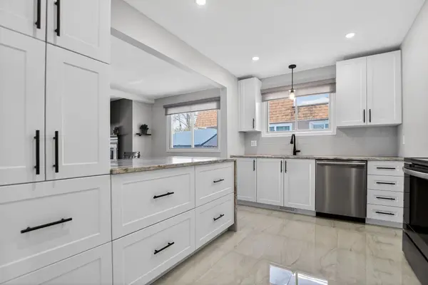 37 Priam WAY, Bells Corners And South To Fallowfield, ON K2H 8S7