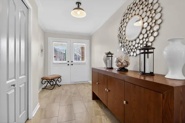 124 Macassa CIR, Kanata, ON K2T 1J9