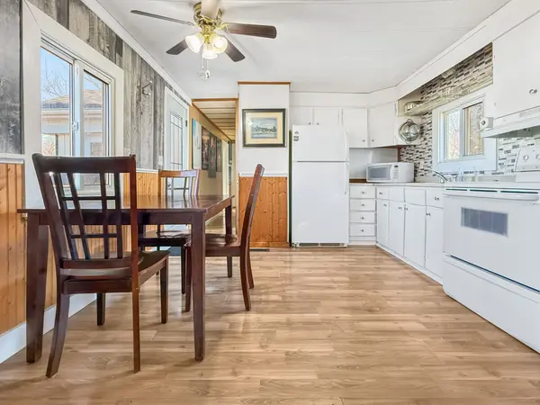 19 MELISSA LN, Horton, ON K7V 3Z4