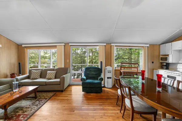 1096 Cowan Park RD, Muskoka Lakes, ON P0B 1M0