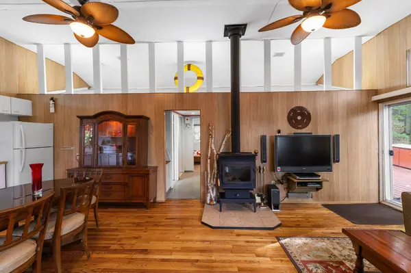 1096 Cowan Park RD, Muskoka Lakes, ON P0B 1M0