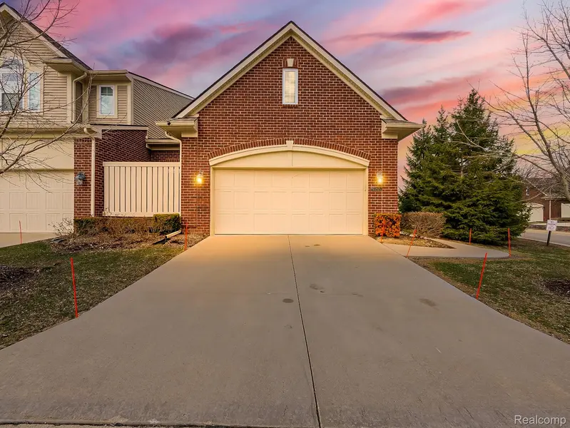 7212 Berry FLD, West Bloomfield Charter Township, MI 48322