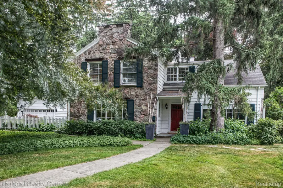 645 ARLINGTON ST, Birmingham, MI 48009