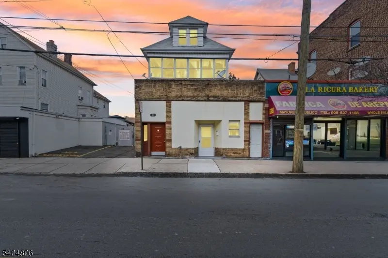 109 Orchard St, Elizabeth City, NJ 07208