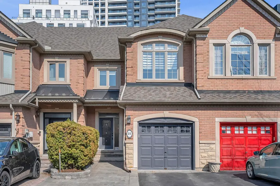 25 Kingsbridge CIR, Vaughan, ON L4J 8N8