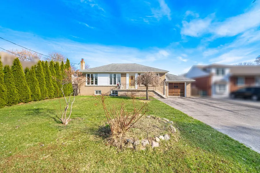 86 Dunbar RD, Mississauga, ON L5B 1G4
