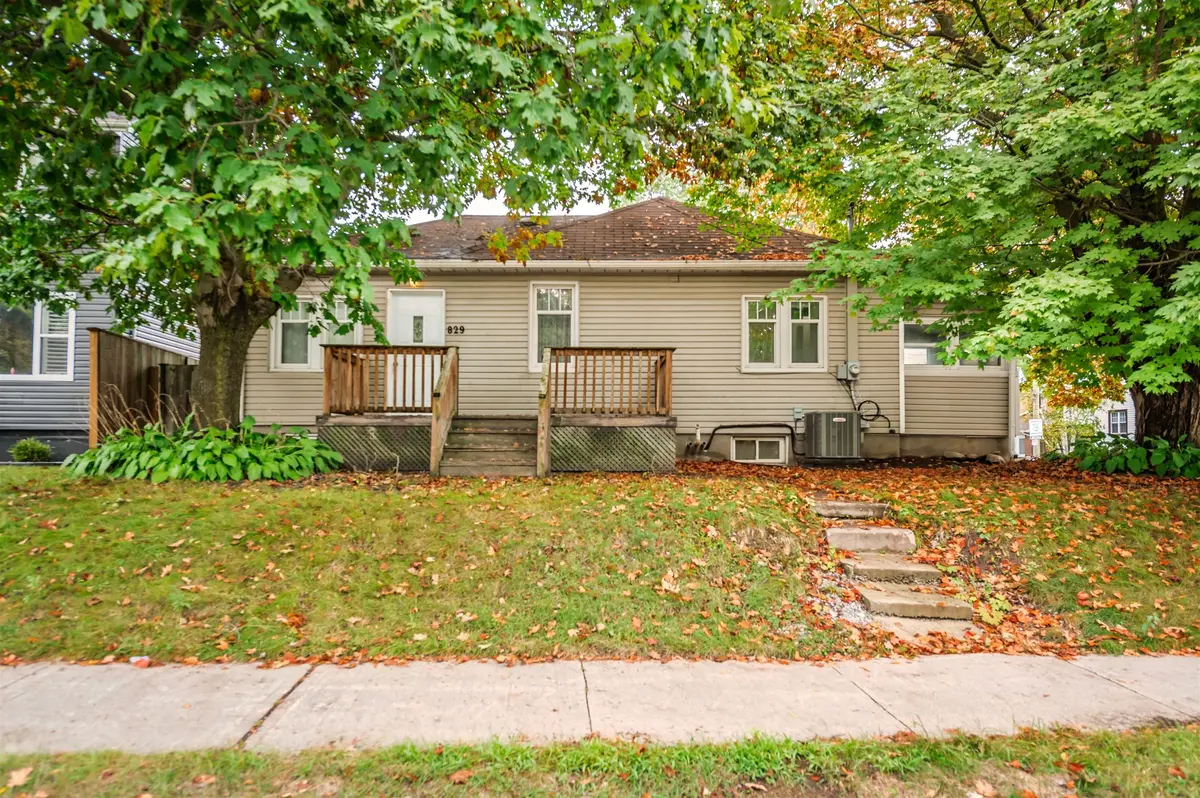 829 Athol ST, Whitby, ON L1N 4A1