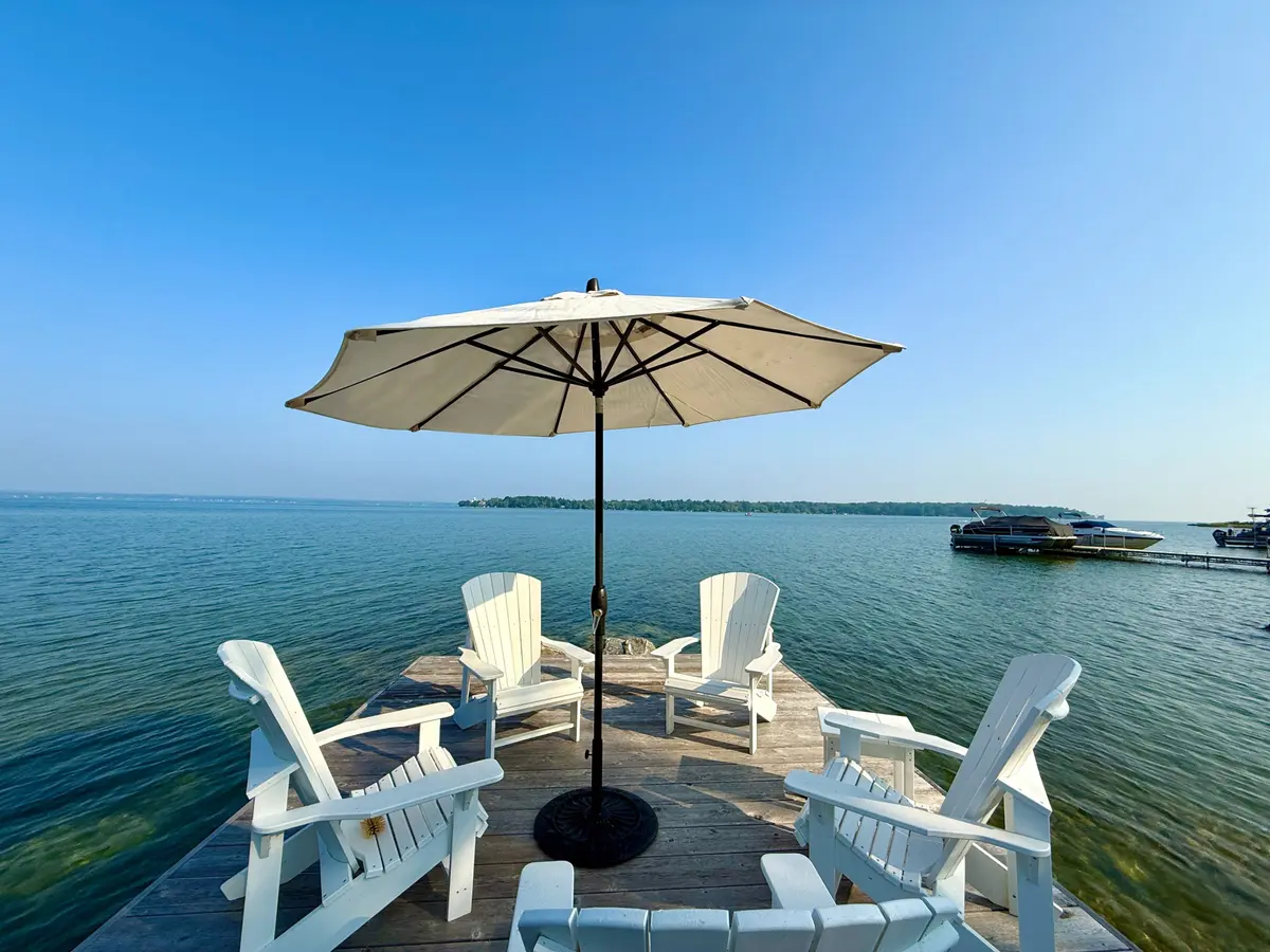 911 Lake DR N, Georgina, ON L4P 3E9