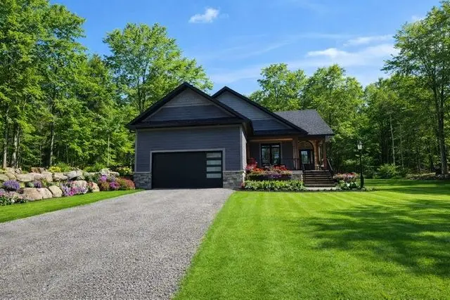 517 Silverbirch DR, Tiny, ON L9M 0M5