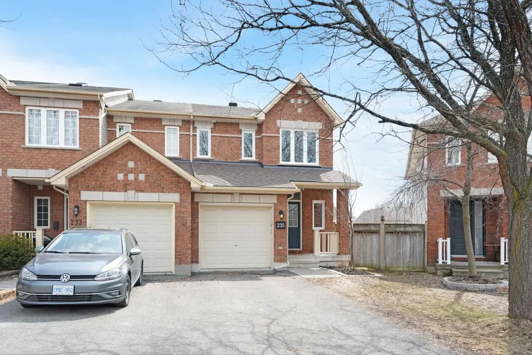 235 Saddlesmith CIR, Kanata, ON K2M 2Z1