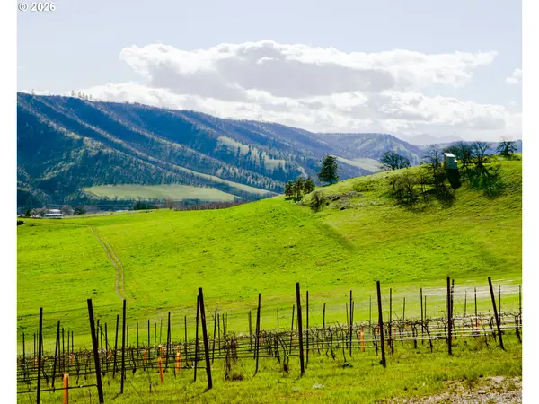 3455 THREE MILE RD, The Dalles, OR 97058