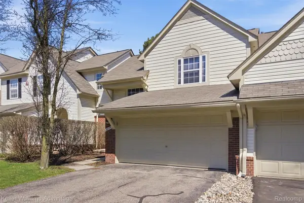 38154 Saratoga CIR, Farmington Hills, MI 48331