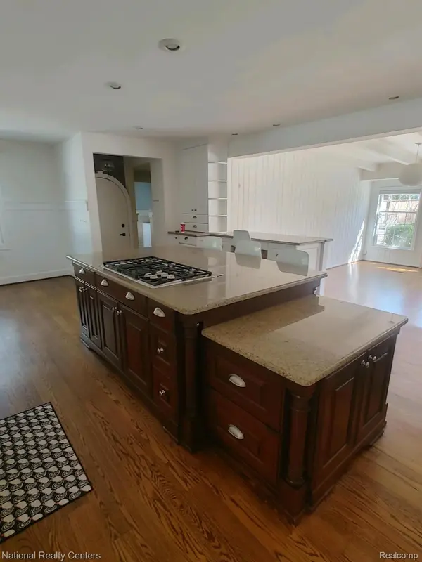 645 ARLINGTON ST, Birmingham, MI 48009