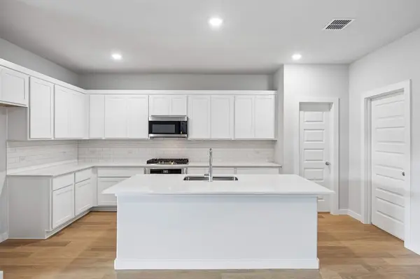 2102 Rowan Drive, Gunter, TX 75058