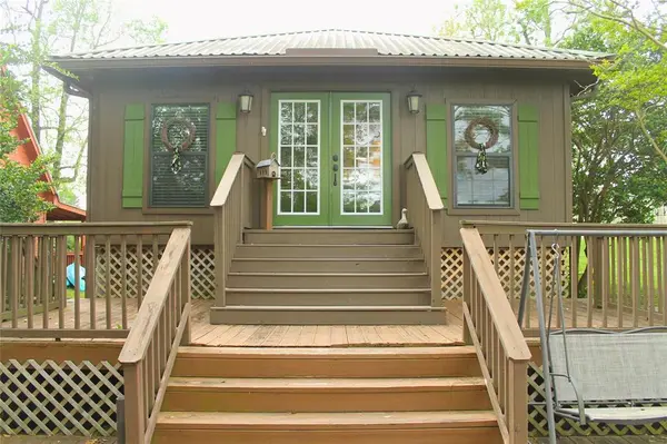 61 Hunters Creek Drive, Huntsville, TX 77340