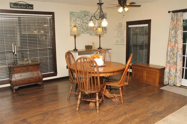 61 Hunters Creek Drive, Huntsville, TX 77340