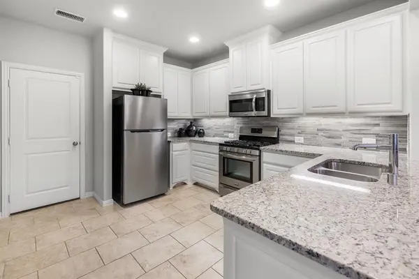 3947 Cascade Sky Drive, Arlington, TX 76005