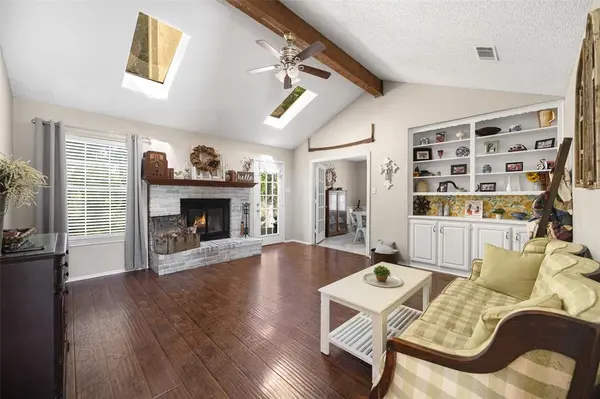 208 Rolling Hills Lane, Farmersville, TX 75442