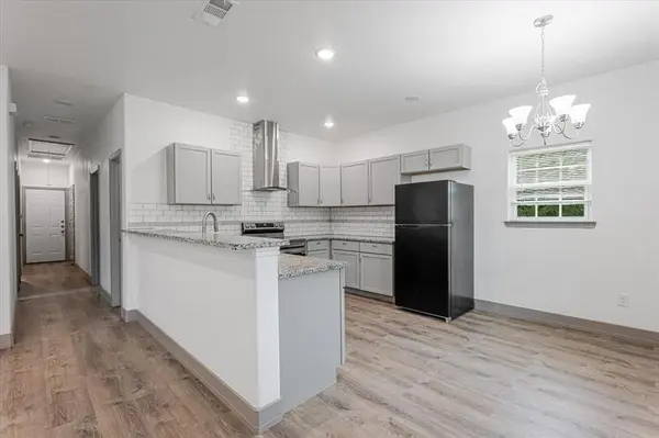 3516 Tomahawk Drive, Granbury, TX 76048