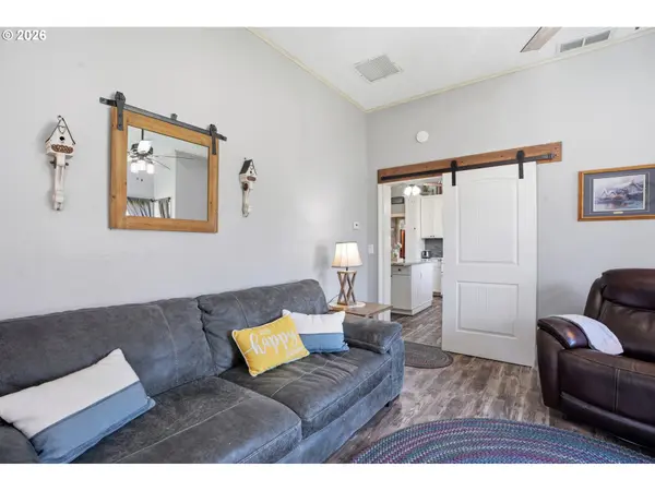 798 YOUNG ST, Woodburn, OR 97071