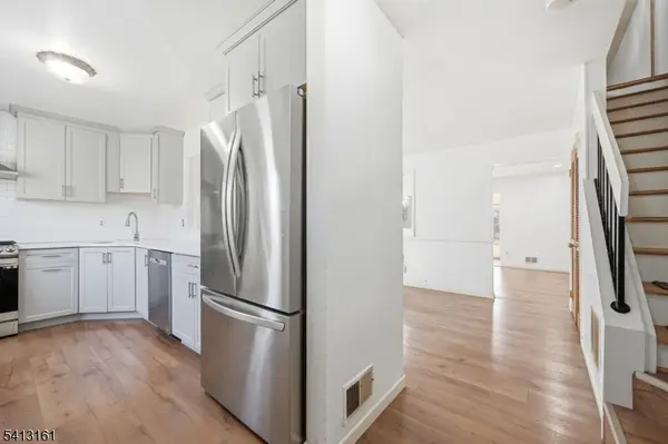 2 Lenape Trl, Washington Boro, NJ 07882