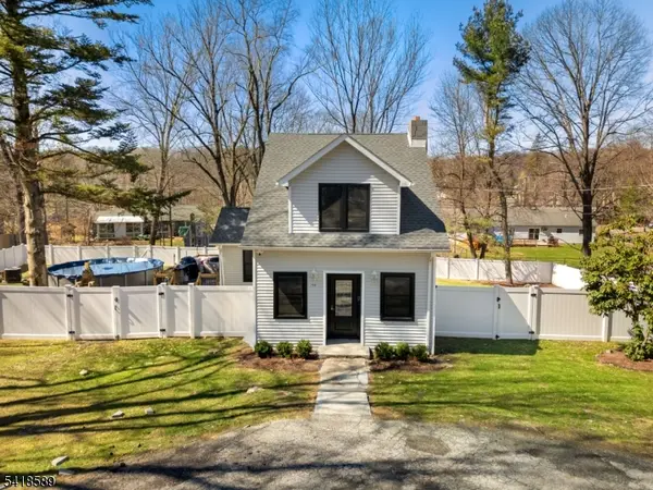 208 Annisquam Rd, Vernon Twp., NJ 07422